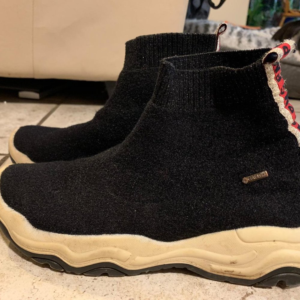 Black knitted sock sneakers with Goretex material (Size 8)